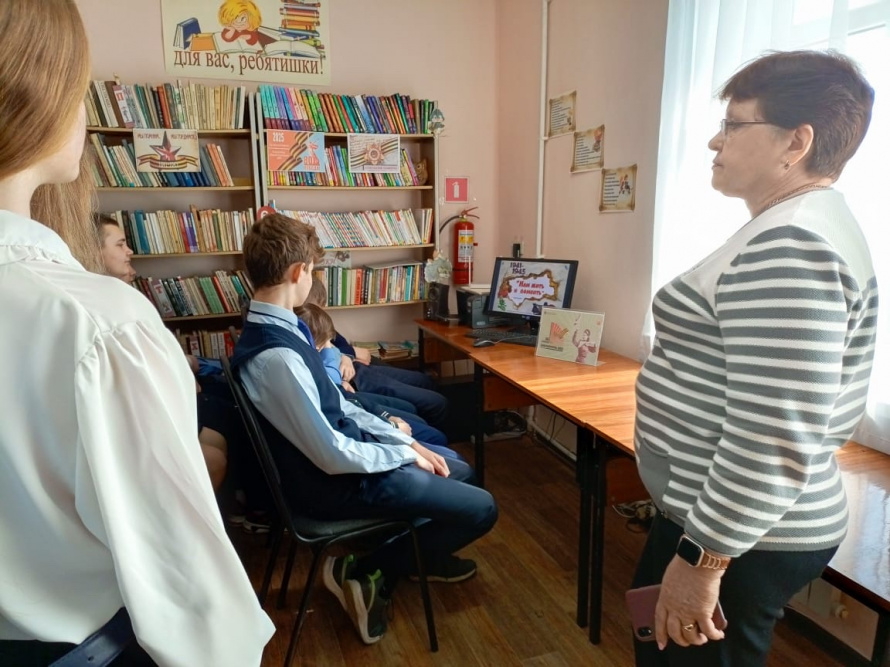 Хохольская сельская библиотека приняла участие во Всероссийской акции «Библионочь -2025», которая приурочена к Году защитника Отечества и 80-летию Великой Победы
