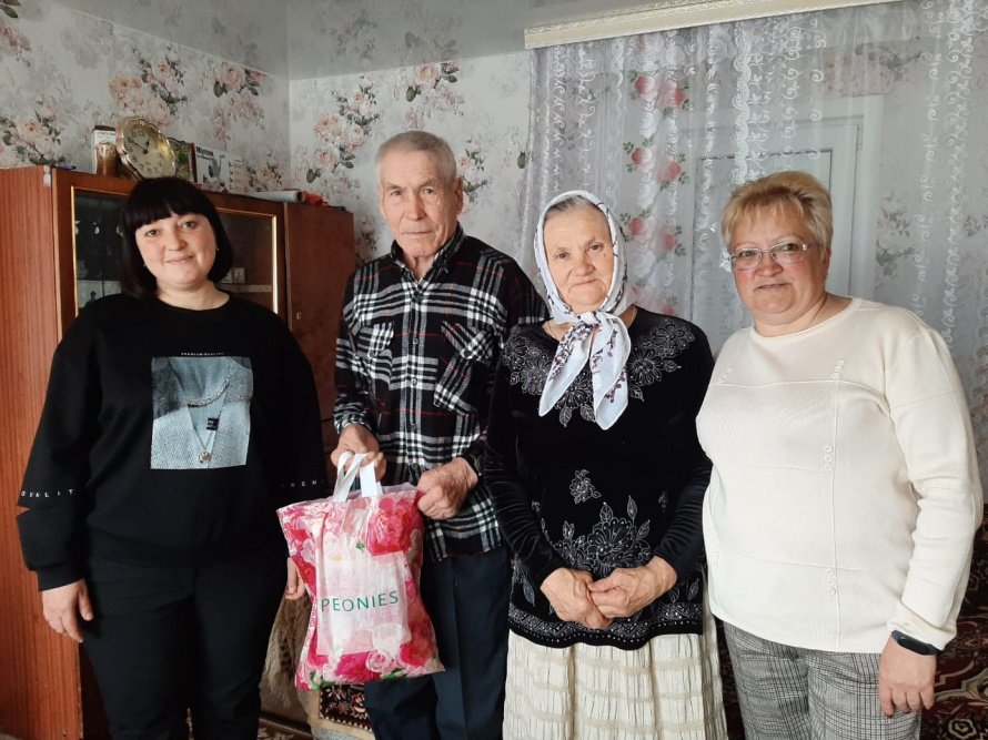 В законном браке 59 лет. 