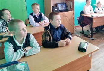 Книжная выставка "Стихи веселые и разные".